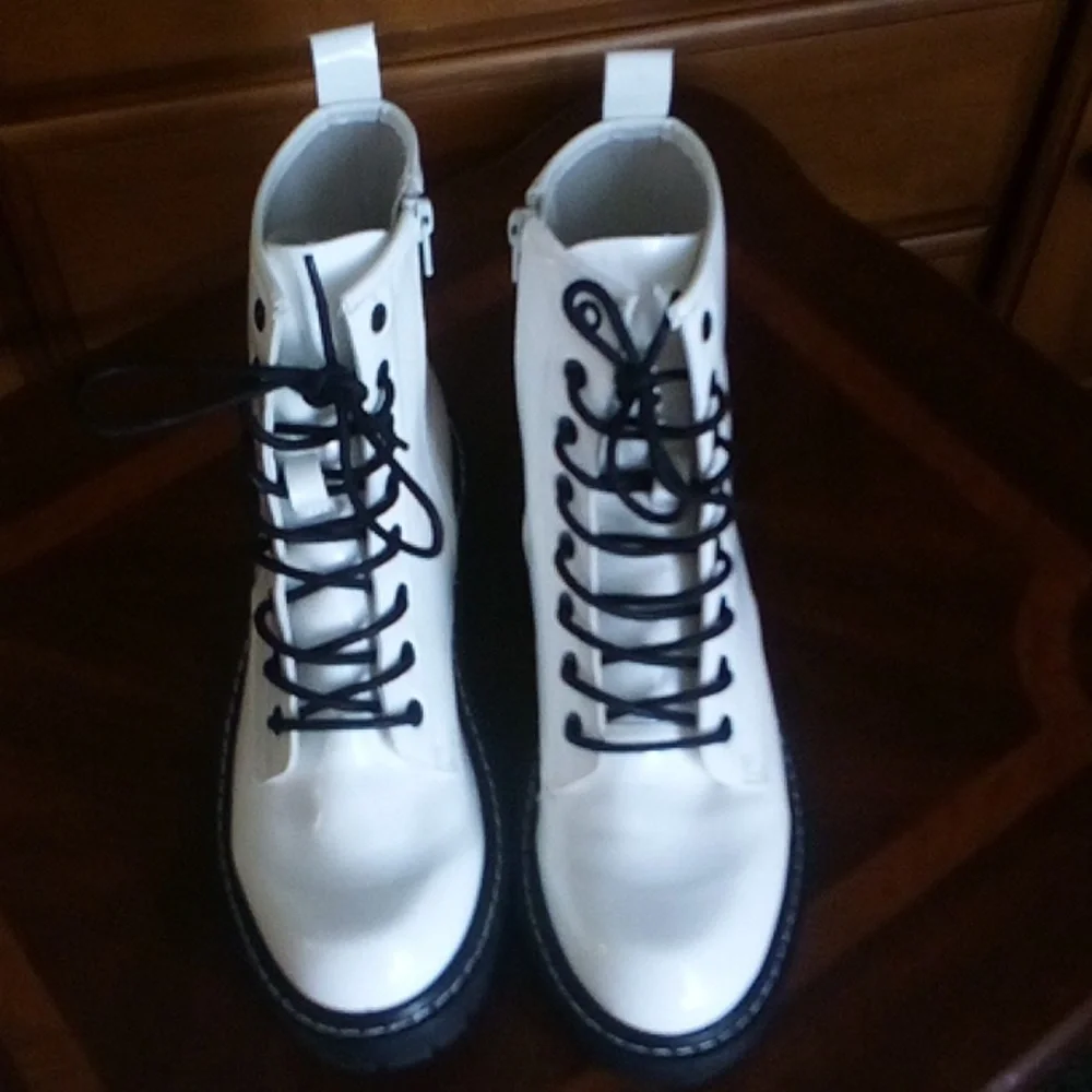 Ichigo Ladies Boots Size 8.5